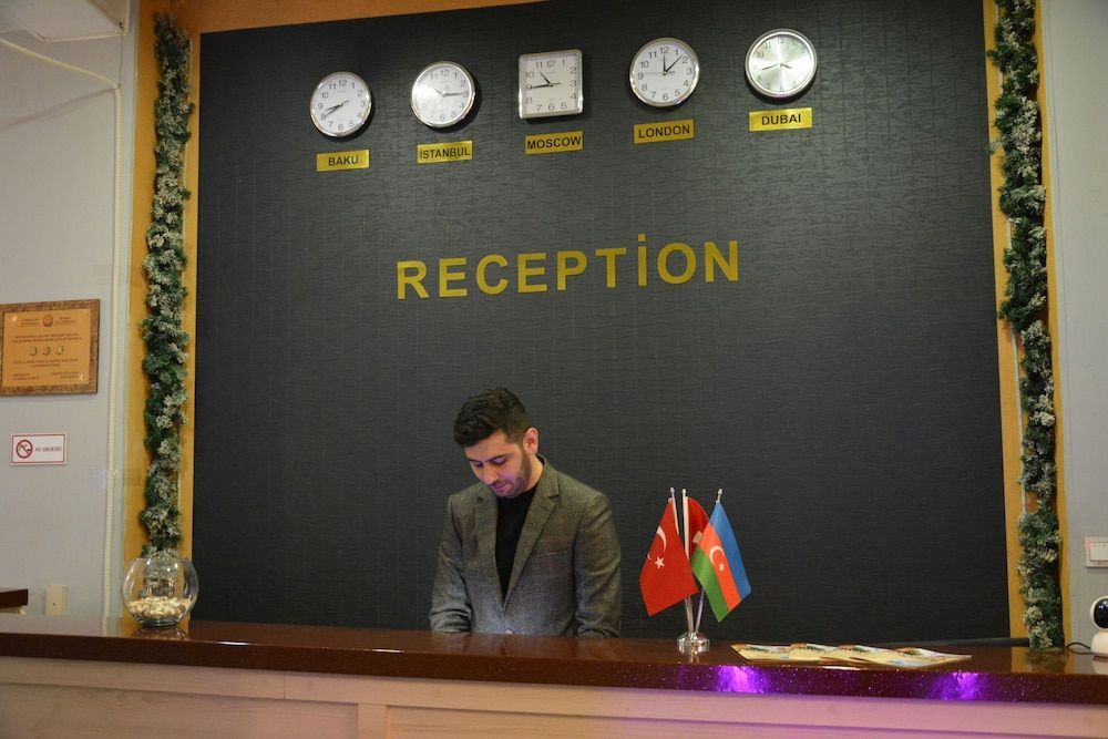 Perron Hotel 1