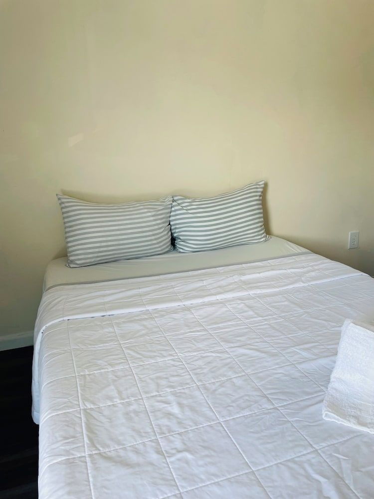 Miami Springs Inn 1