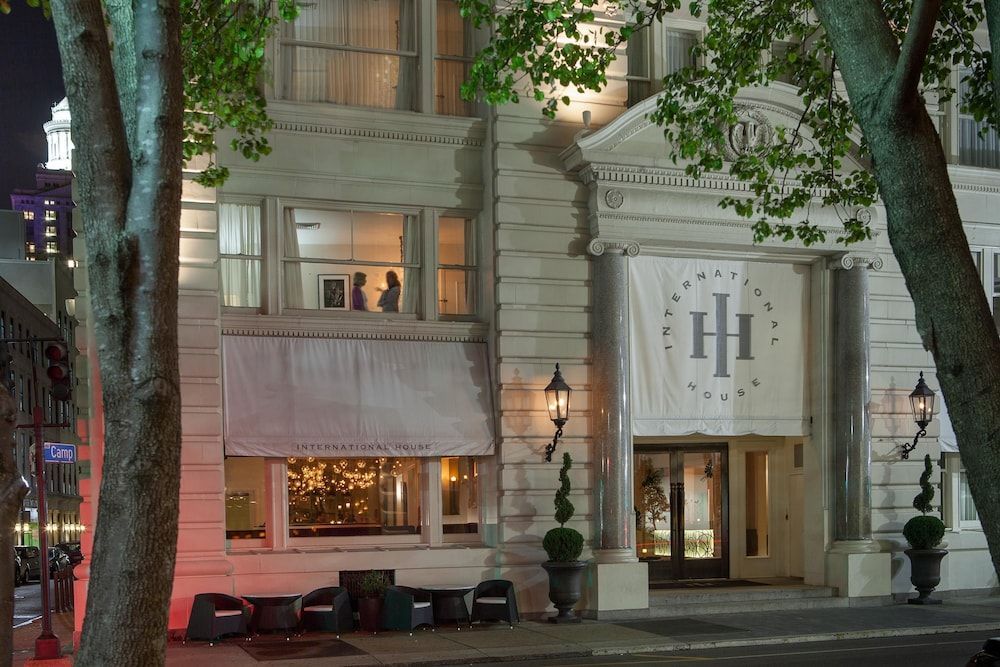 International House Hotel 1
