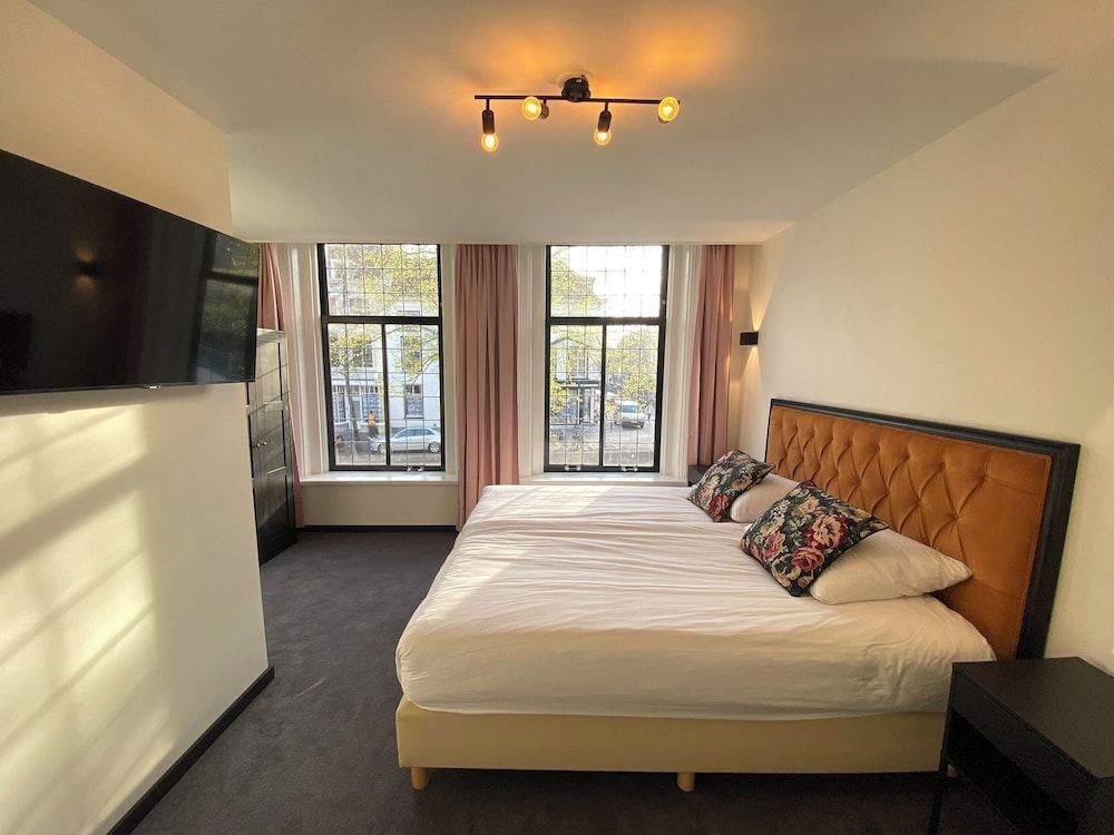 Hotel La Noire - Delft City Centre 2