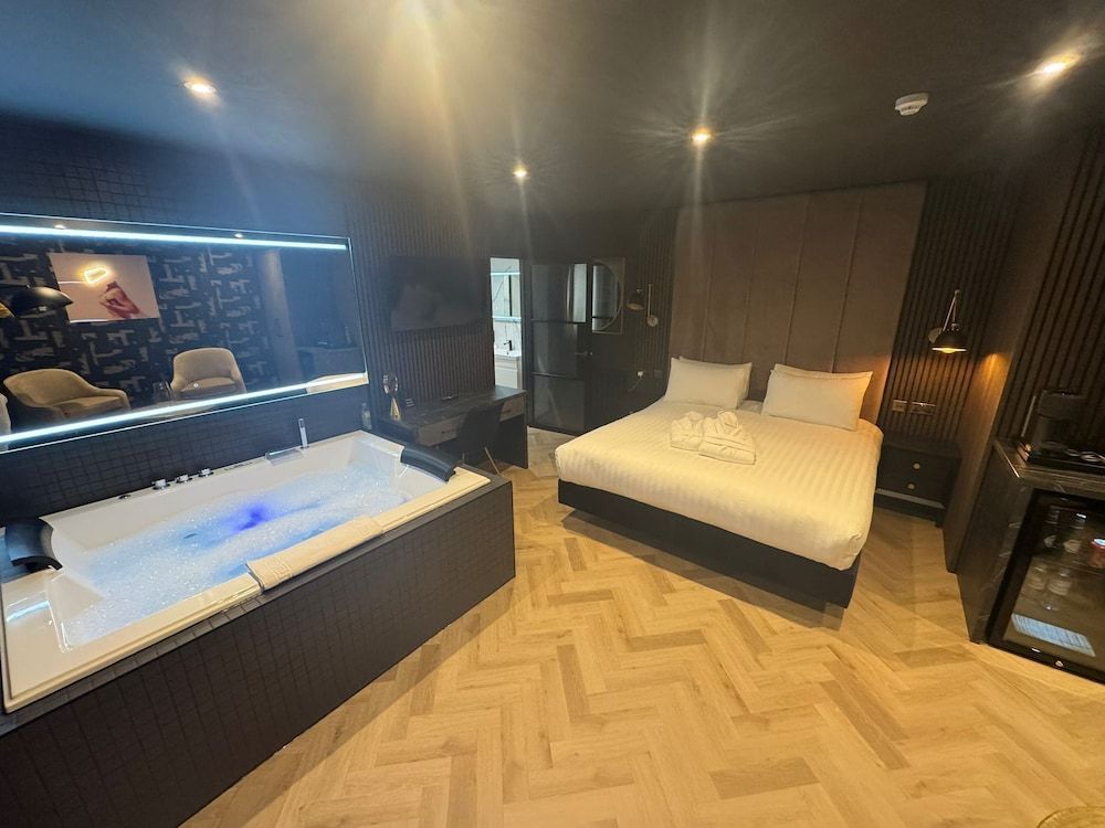 Secret Suites 1