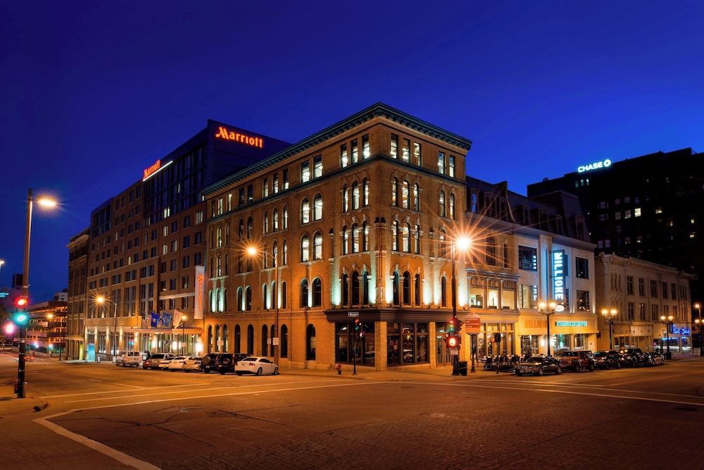 Milwaukee Marriott Downtown 1