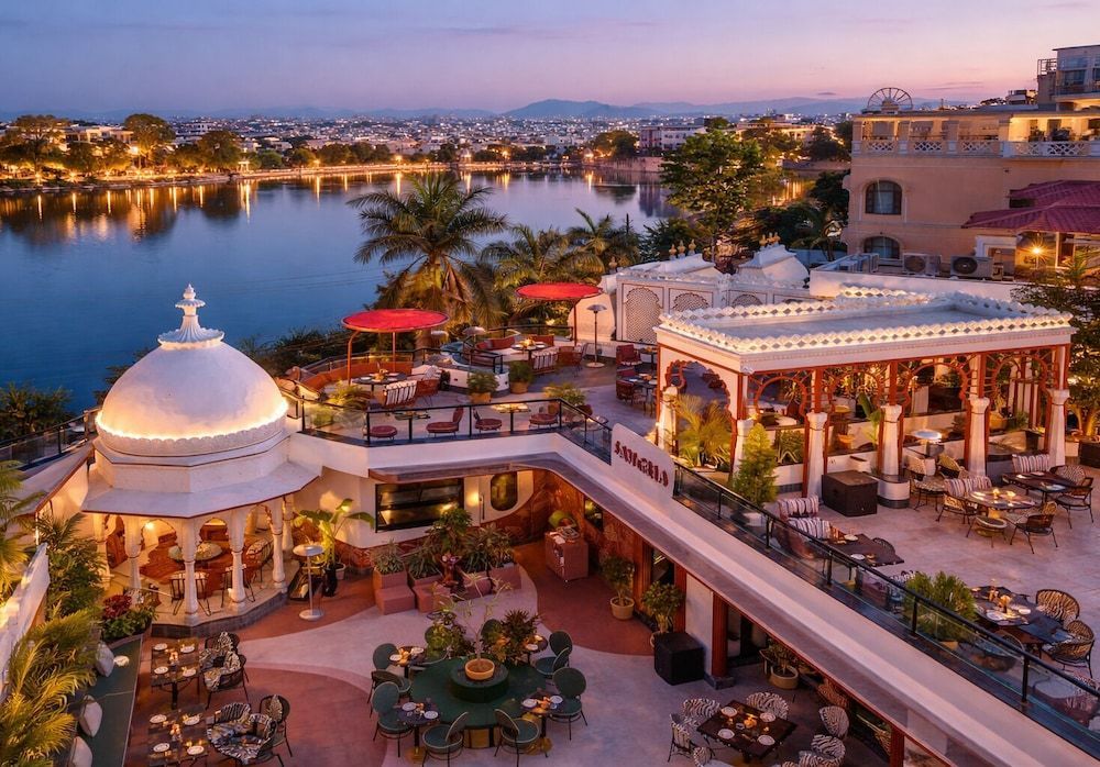 Swaroop Vilas - Lake Facing Boutique Hotel 1