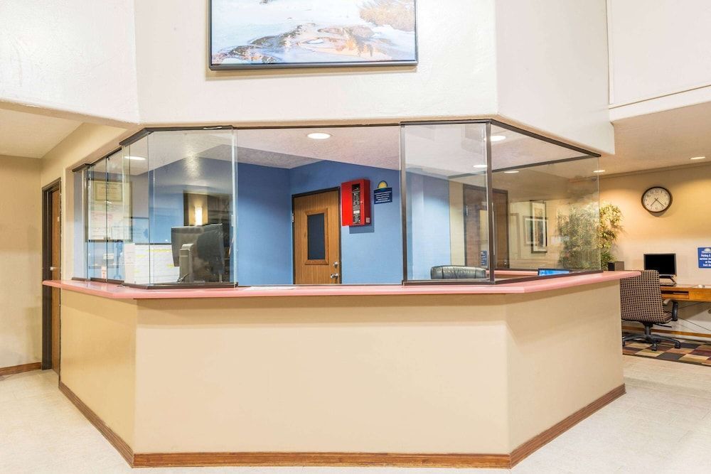 Days Inn by Wyndham Pueblo 2