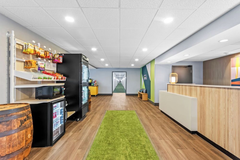 Spark by Hilton Bardstown 2