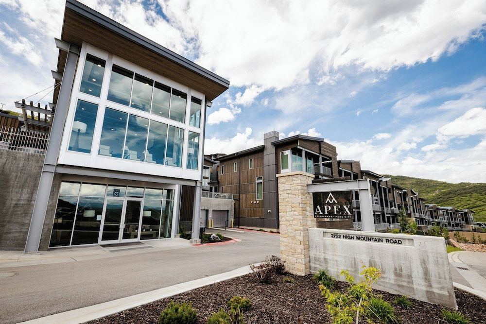 Apex Residence by All Seasons Resort Lodging 1