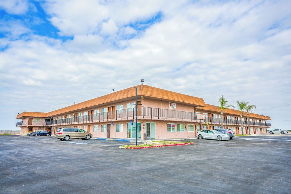 Economy Inn Buttonwillow Bakersfield I-5 1