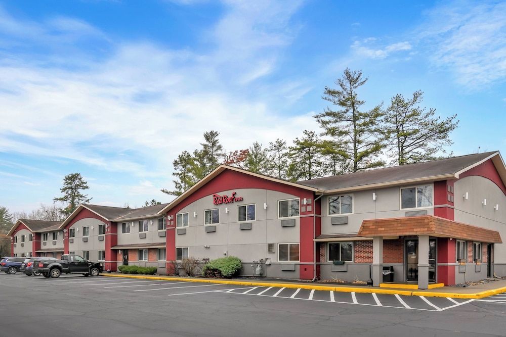 Red Roof Inn Queensbury 1