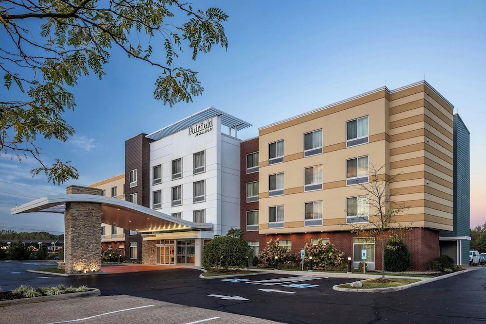 Fairfield Inn & Suites by Marriott Akron Stow 1