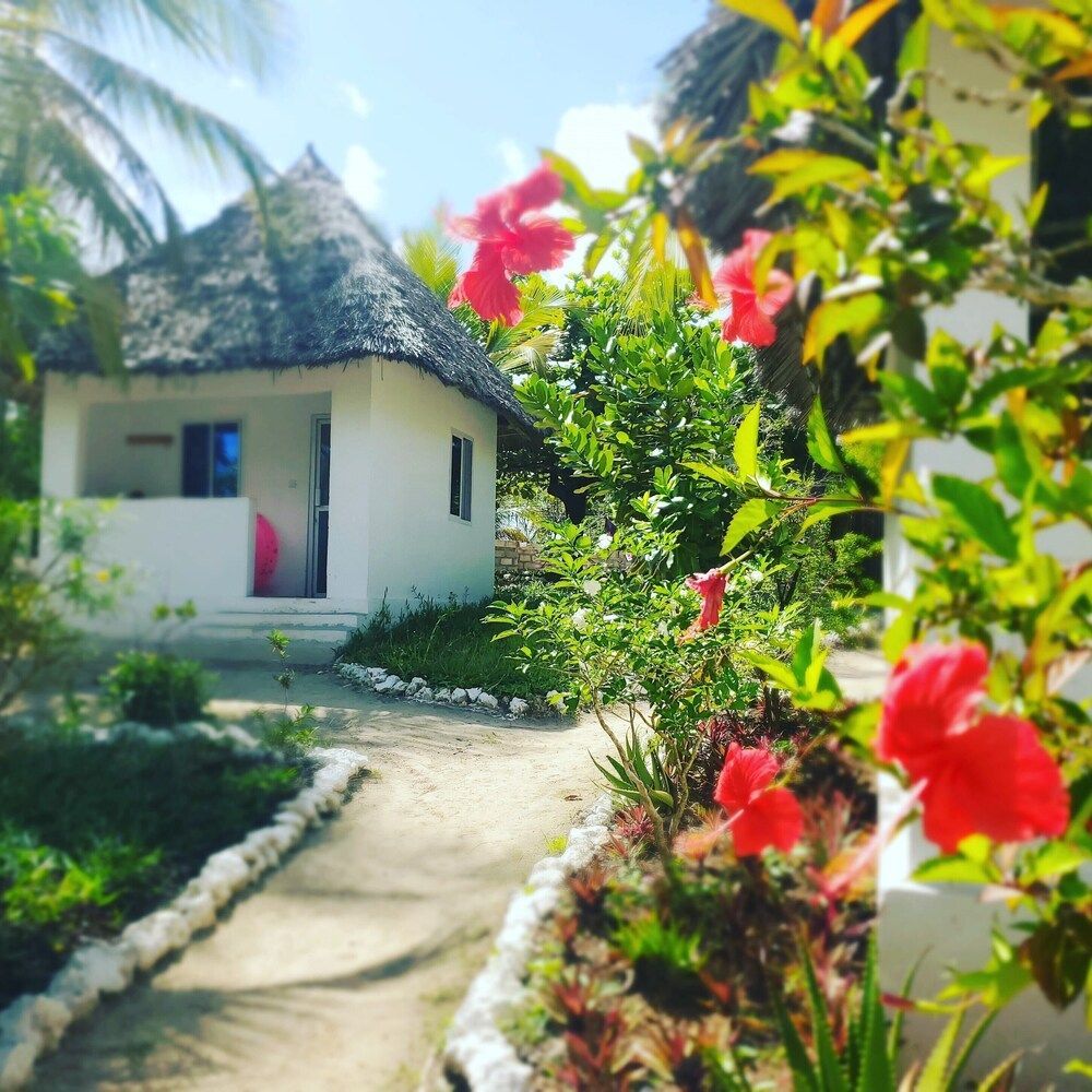 Kilimani Kwetu Beach Hotel 1