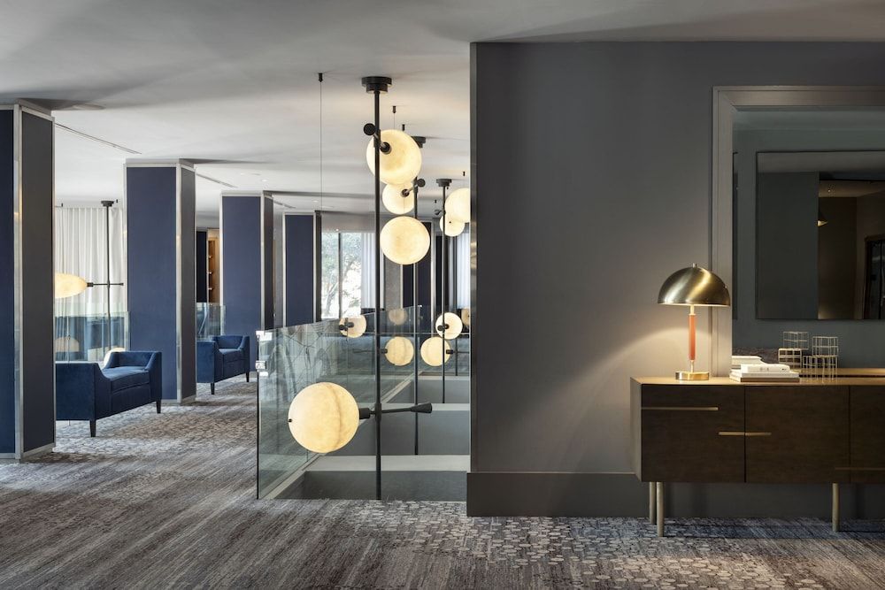 Le Meridien New Orleans 2