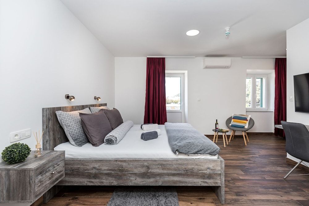 Apinelo Port Rooms 1