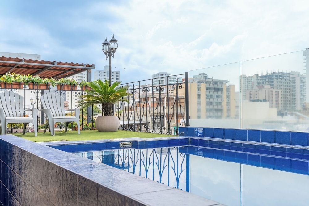 Hotel Boutique ADAZ 1