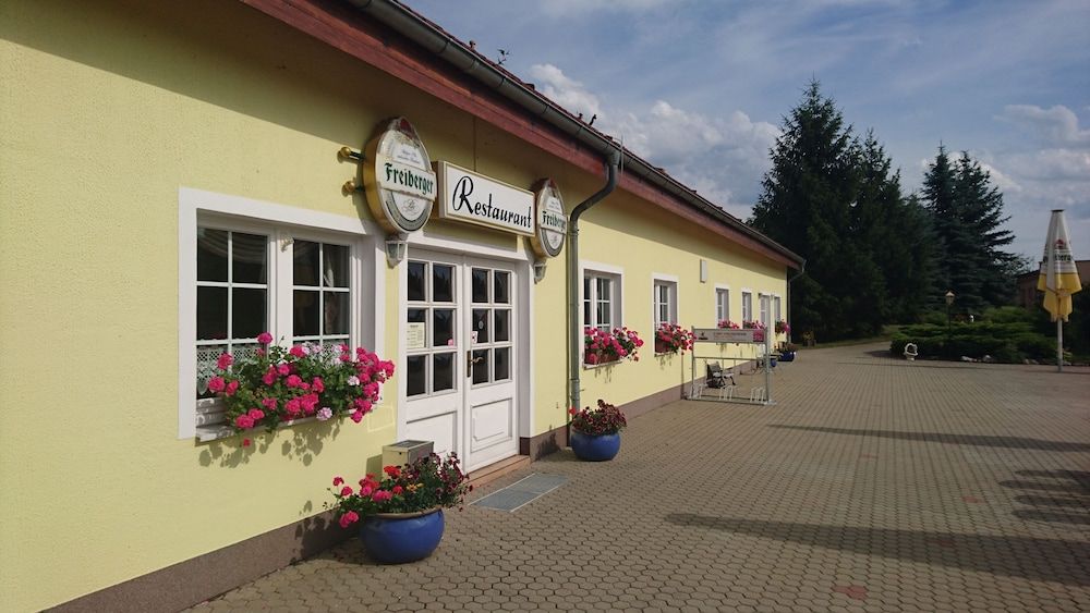 Hotel-Pension Am Mühlberg 1