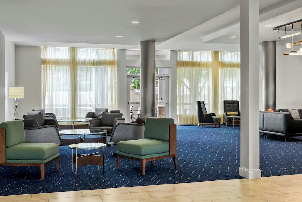 Courtyard by Marriott Evansville East 2