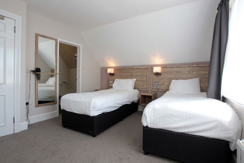 Bear Inn, Somerset by Marston's Inns 2