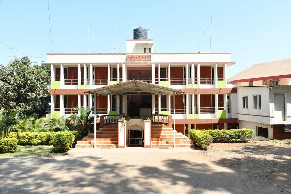 River Palace 1