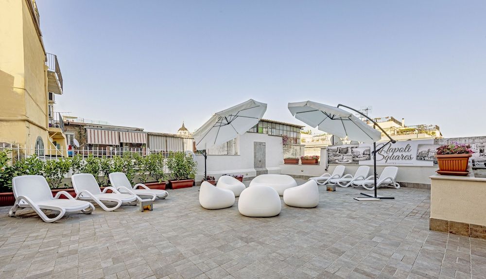 Napoli Squares Suites 1
