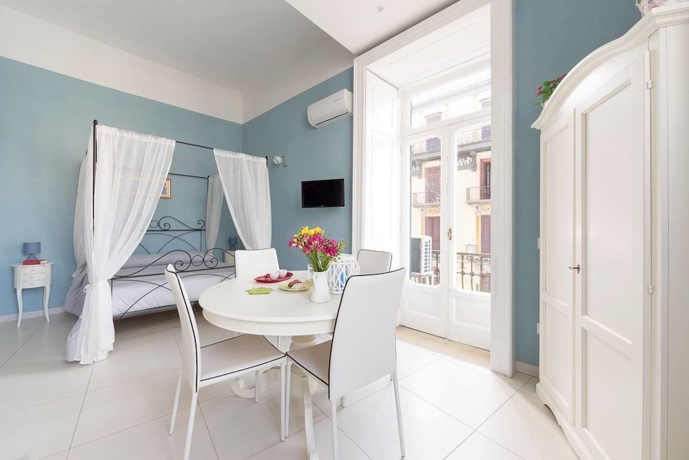 B&B Rosaroll 1