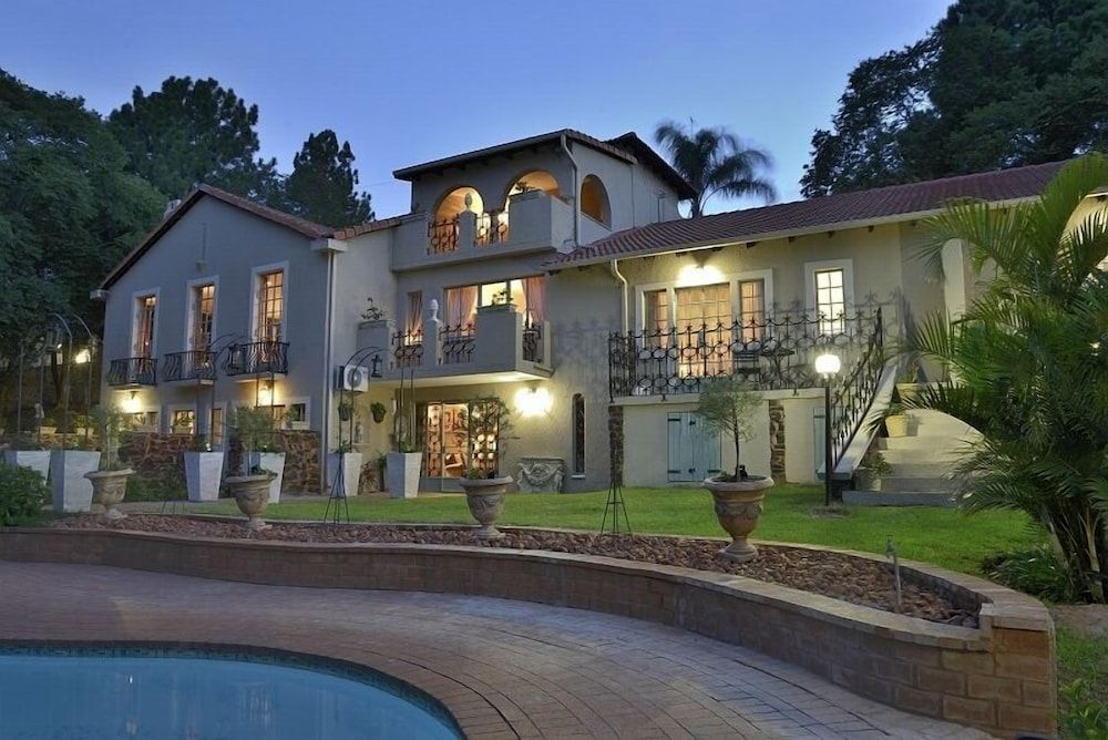 Duke & Duchess Boutique Hotel 1
