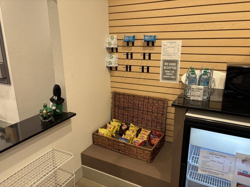 Quality Inn & Suites Bethany - Oklahoma City West 2