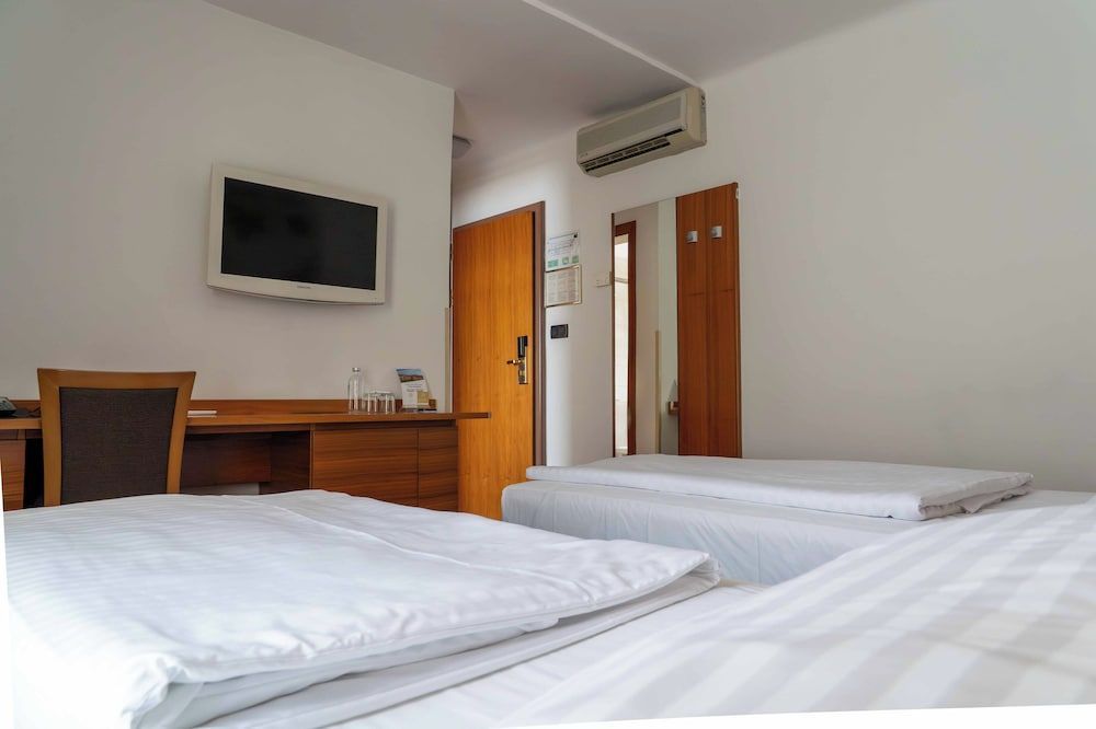 Hotel Piramida 2