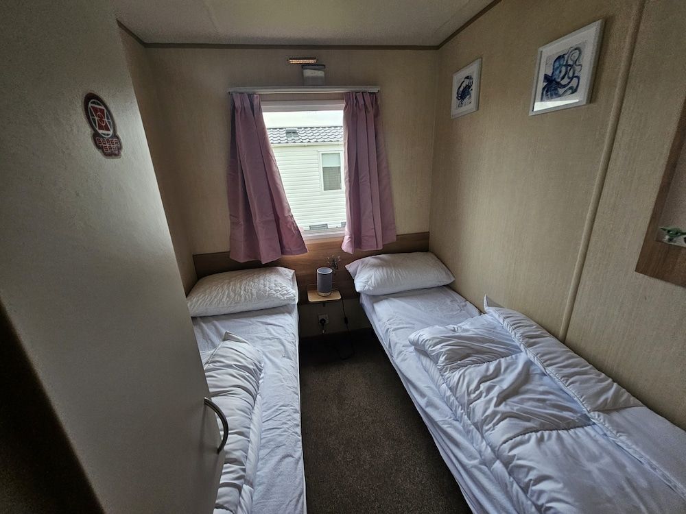 3 Bed Caravan Sleeps 6 with Parking 2