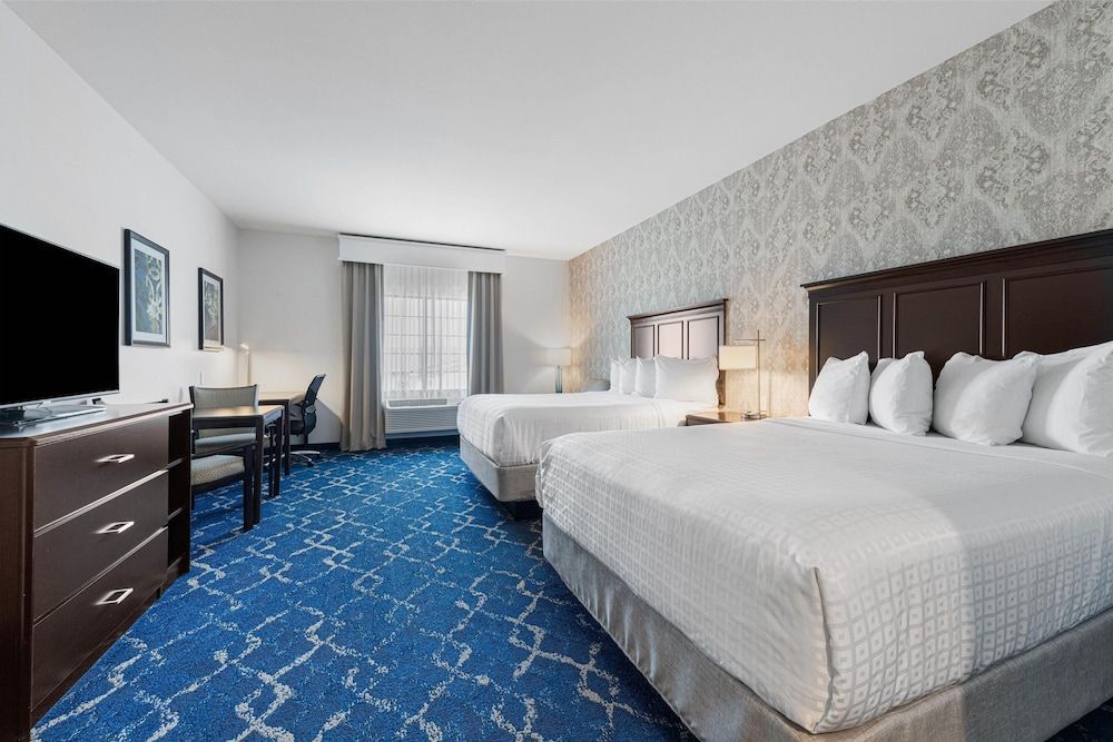 Best Western Plus New Richmond Inn & Suites 1