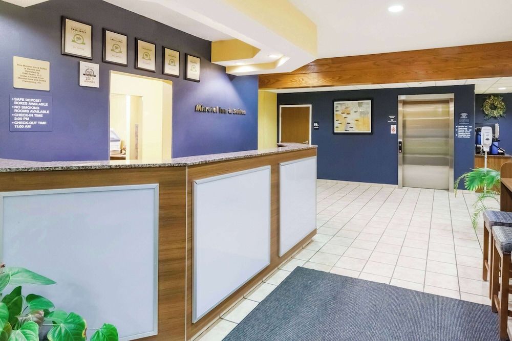 Microtel Inn & Suites 2