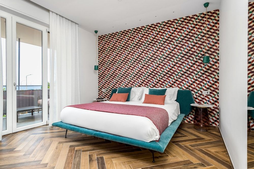 De Vivo Realty - Futura Funky Sorrento 2