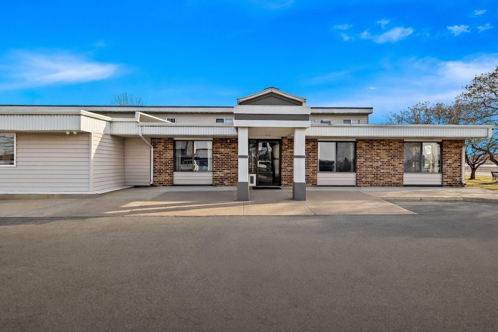 Days Inn by Wyndham Fond du Lac 1