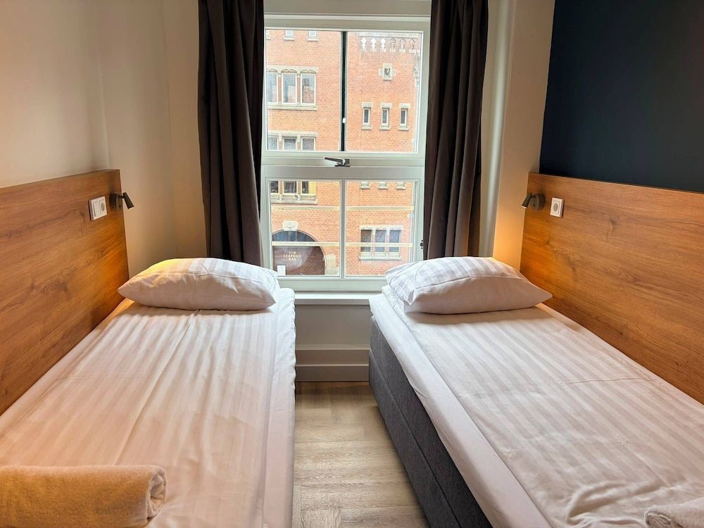 Hotel Continental Amsterdam 1