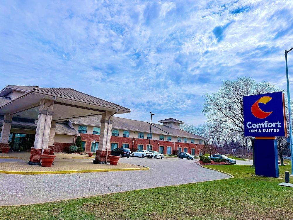 Comfort Inn & Suites Ambassador Bridge 1