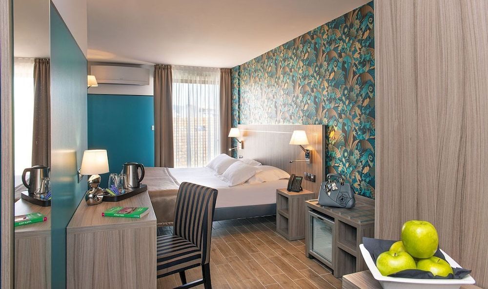Unique Hôtel Résidence & Spa 2