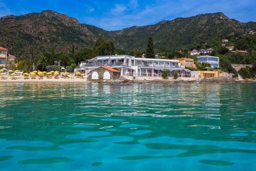 Roc Hotel - Hôtel 4 étoiles les pieds dans l'eau 1