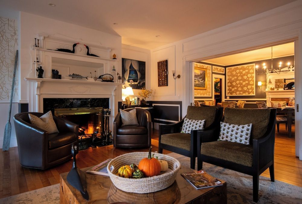 Sand Bar Cottage Inn 2