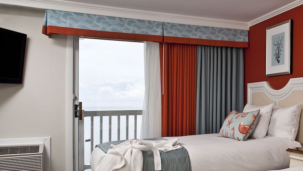 Surfside Hotel and Suites 2