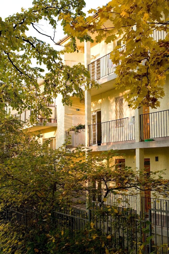 Gold Apartments 1