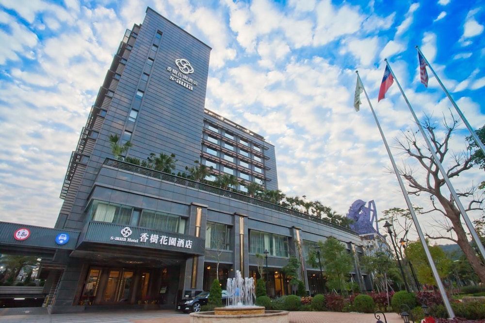 S Aura Hotel 1