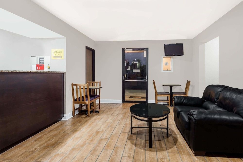 Super 8 by Wyndham Augusta Ft Eisenhower Area 2