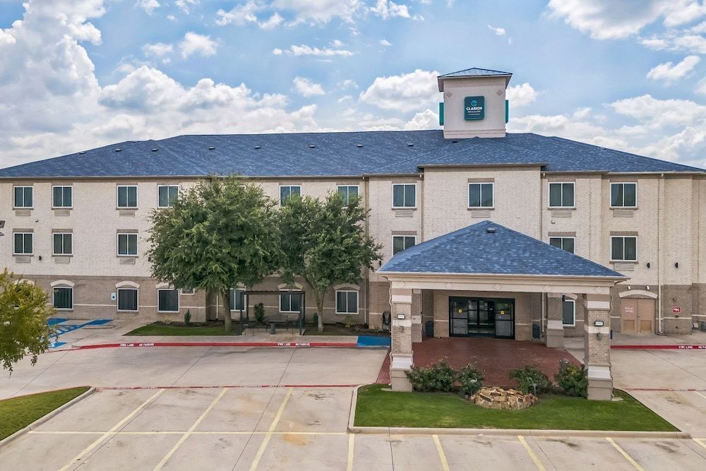 Clarion Inn & Suites Weatherford South 1
