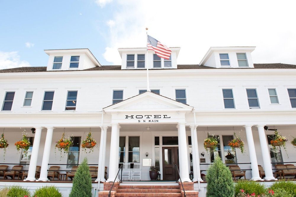 The Sacajawea Hotel 1
