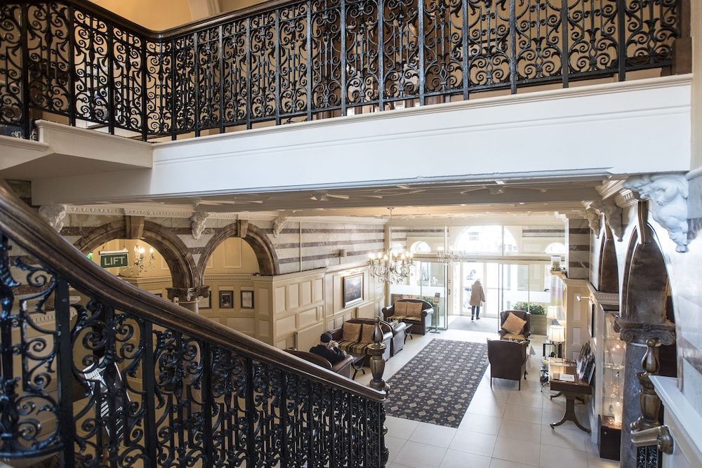 Crown & Mitre Hotel 1