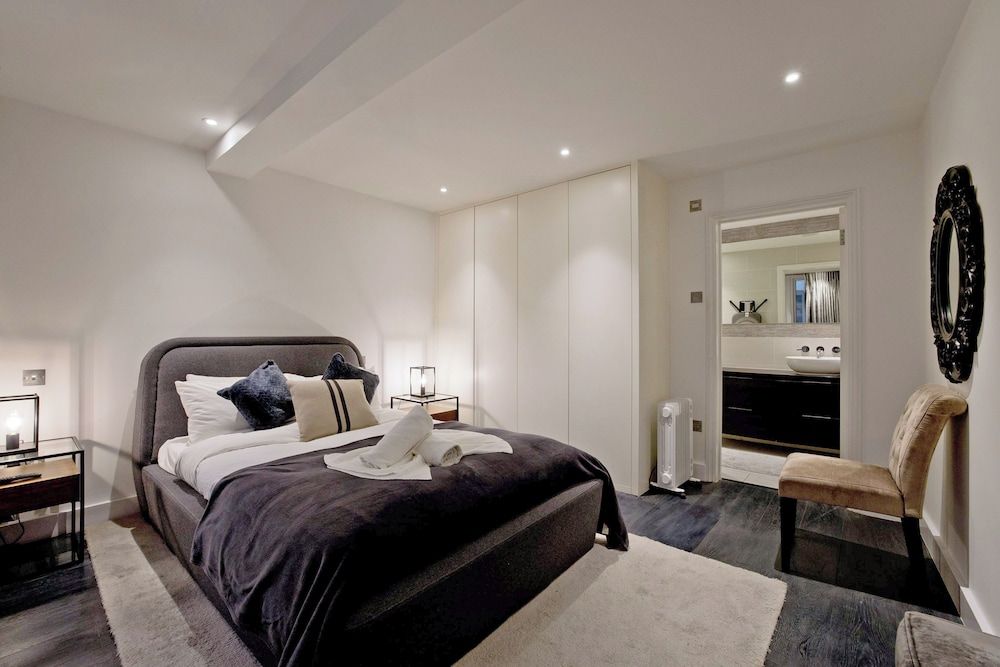 Imperial Victoria Square London Studios 1