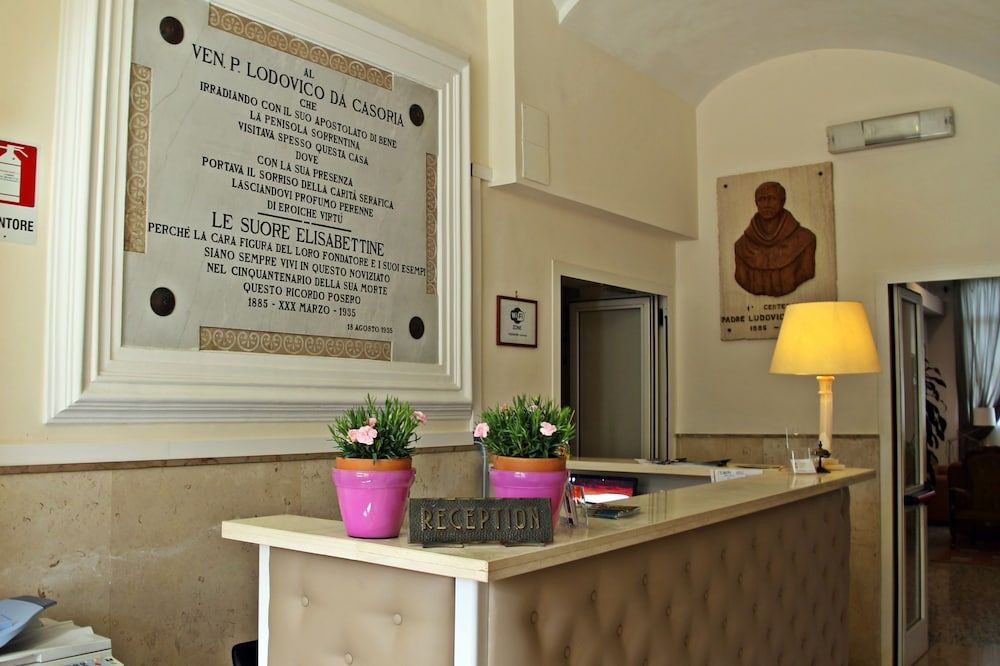 Sisters Hotel 2