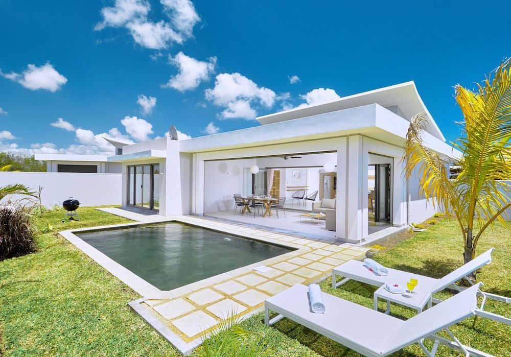 Corail Bleu 3-Bedroom Private Pool Villa by LOV Mauritius 1