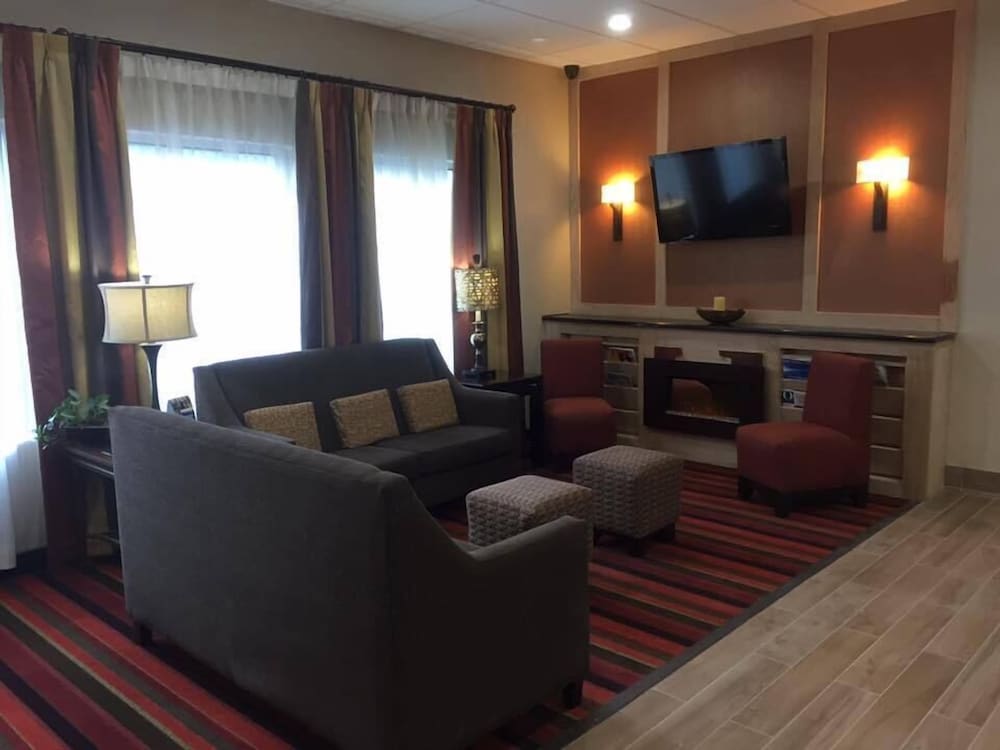 Quality Inn & Suites Morgantown - University Area 1
