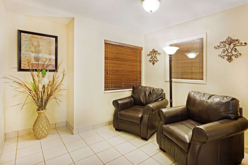 Sonesta Simply Suites Knoxville 2
