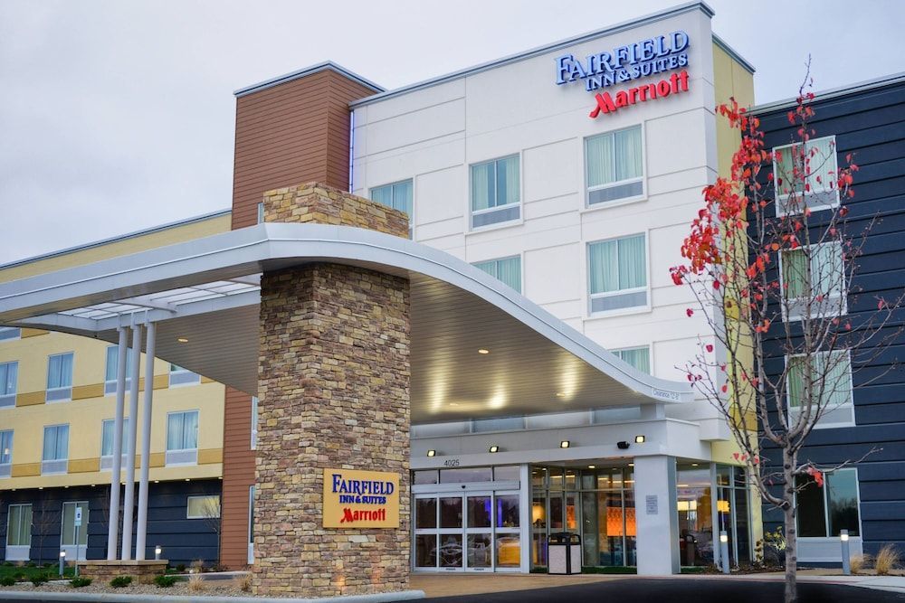 Fairfield Inn and Suites Canton South 1