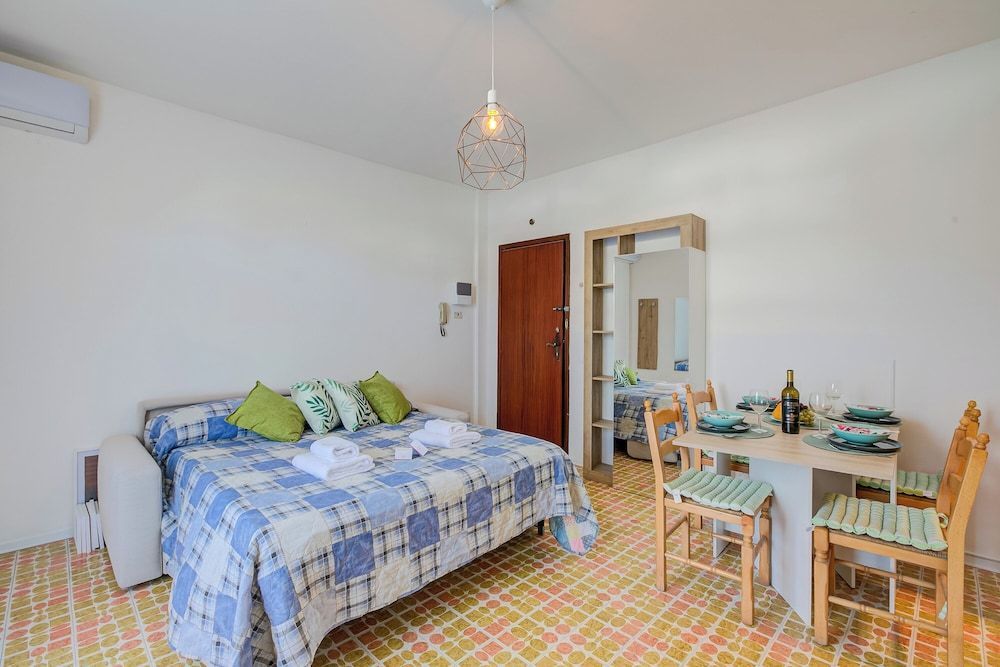 Missy Apartment Peschiera del Garda Studio w/ Parking 2